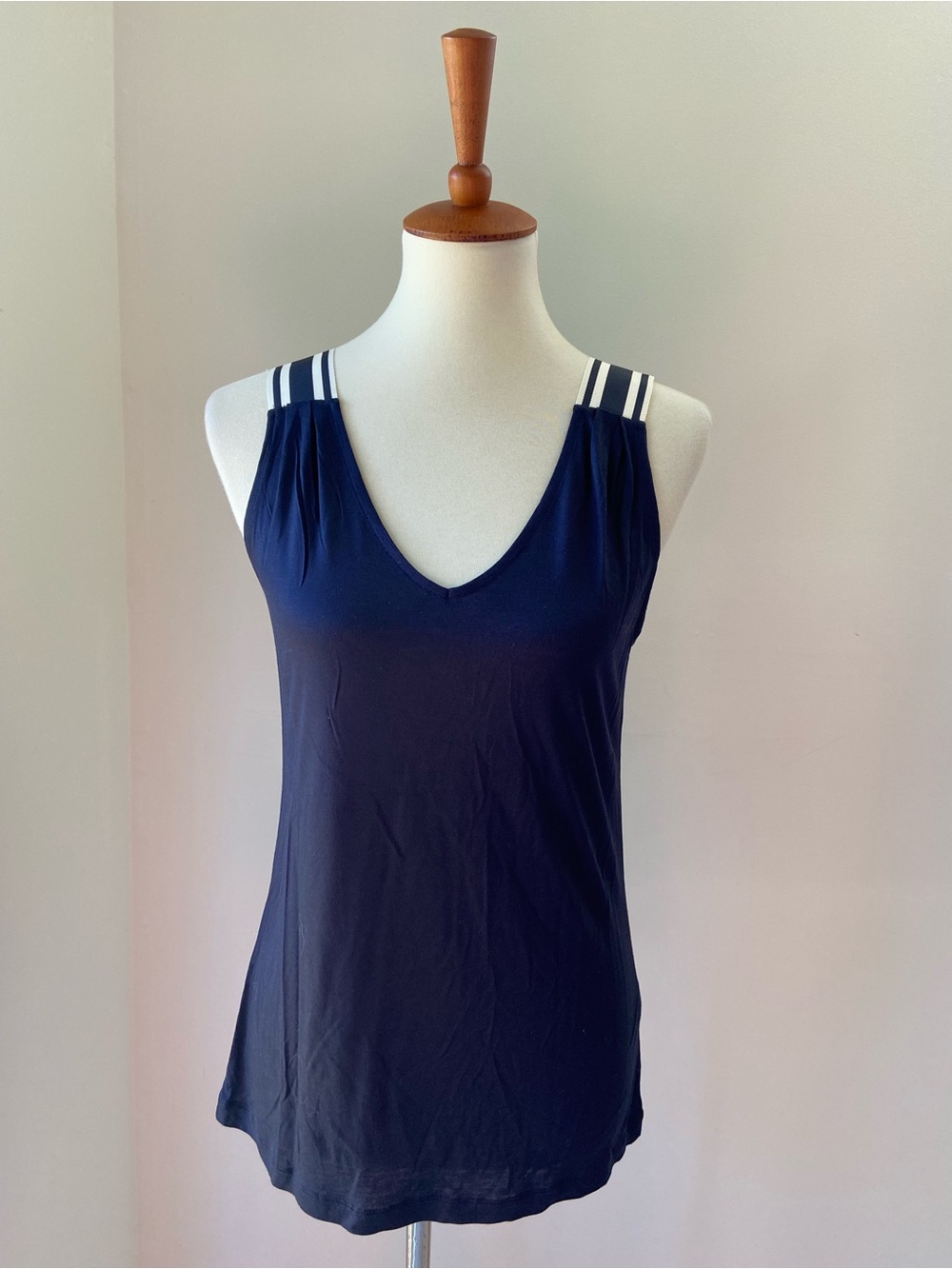 NWT Banana Republic Navy V-Neck Tank with White Striped Shoulder Straps